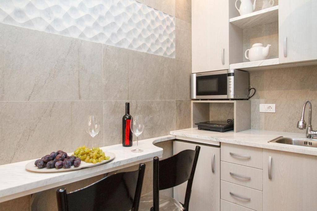City Center Apartment With Balcony 베오그라드 외부 사진